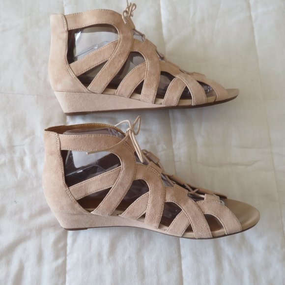 NWOT Women's Clarks Artsian Nude Suede Gladiator Lace Up Sandals - Picture 4 of 8